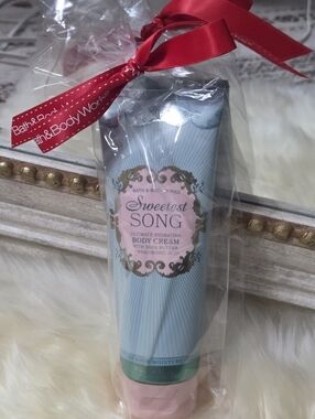 Bath & Body Works Sweetest Song Body Cream - Pink & Light Blue